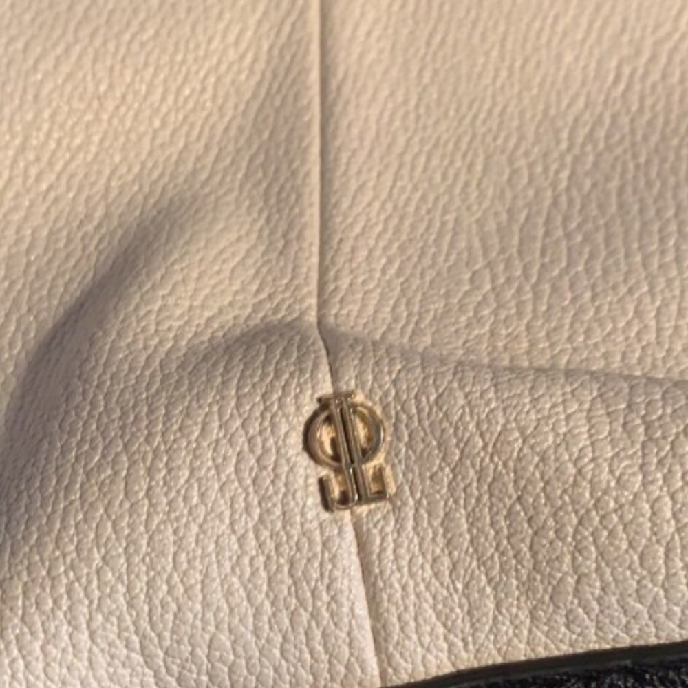 Purse - Picture 4 of 8